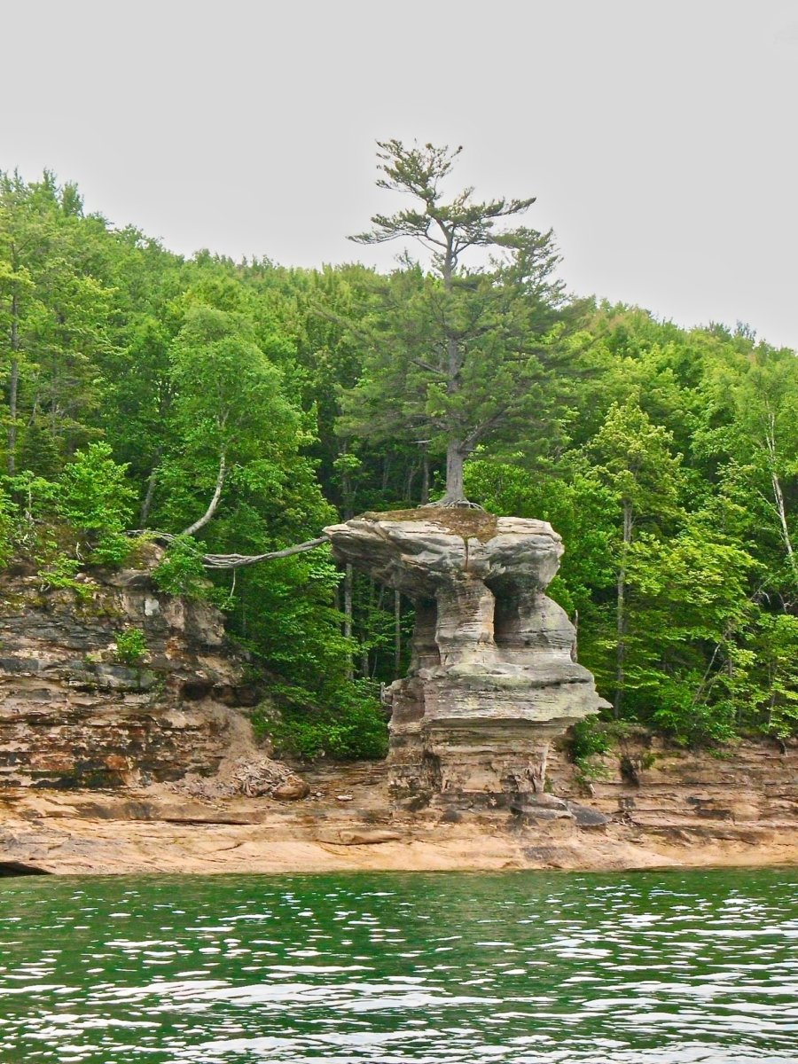 Pictured rock formations along the lakeshore.