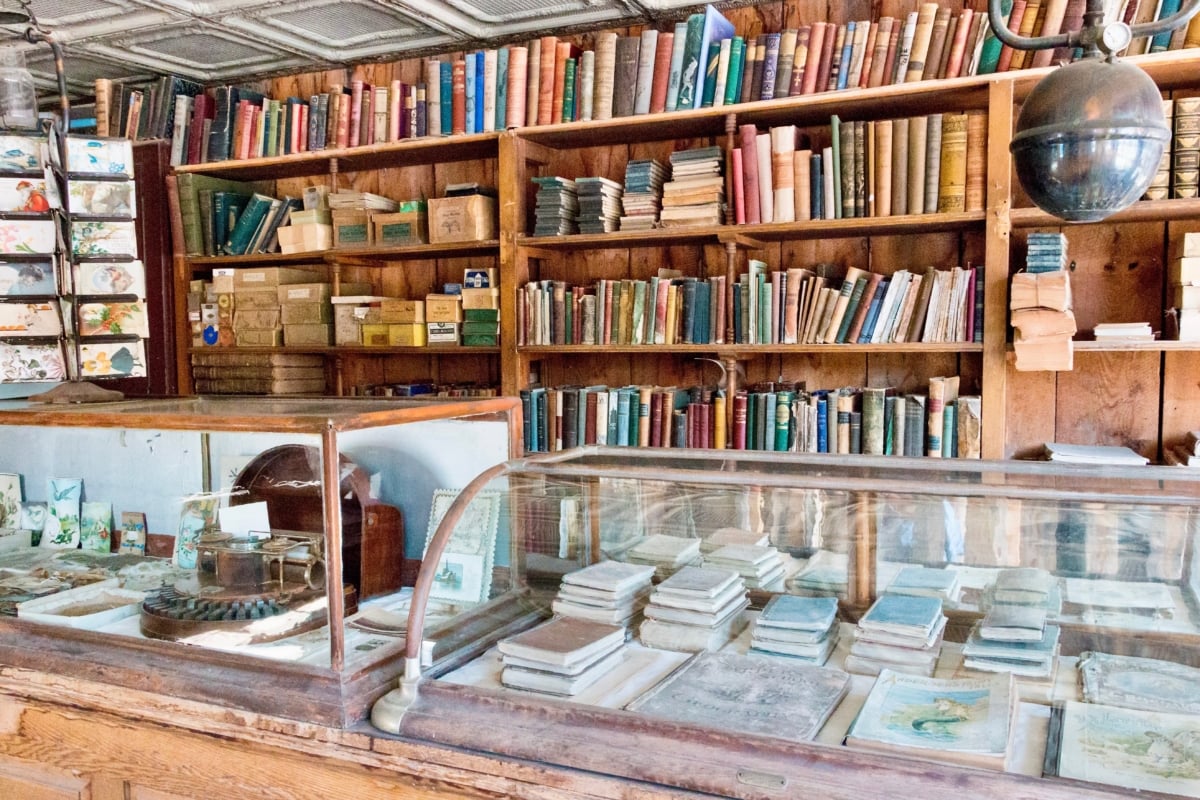 Virginia City Printshop interior bookshelves