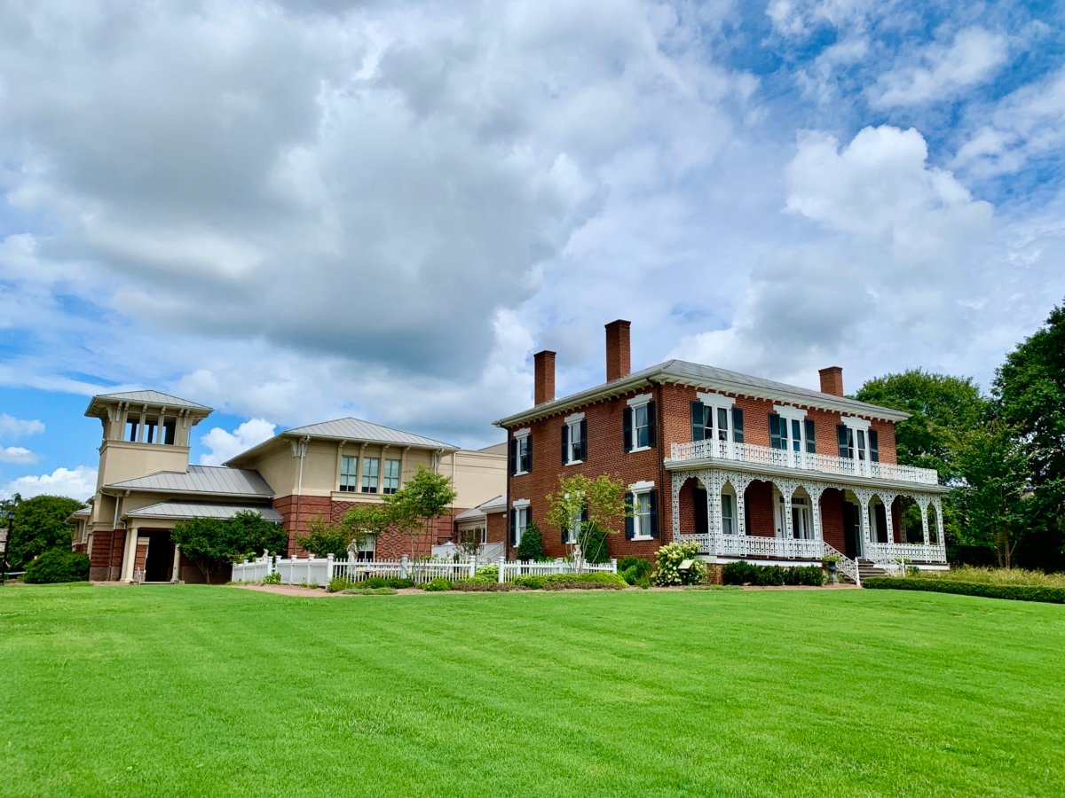 Lyndon House Arts Center in Athens hosting exhibit of vintage purses