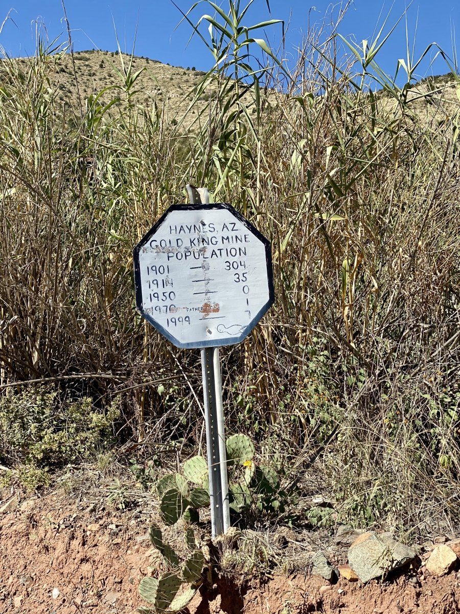 Haynes AZ Gold King Mine population sign