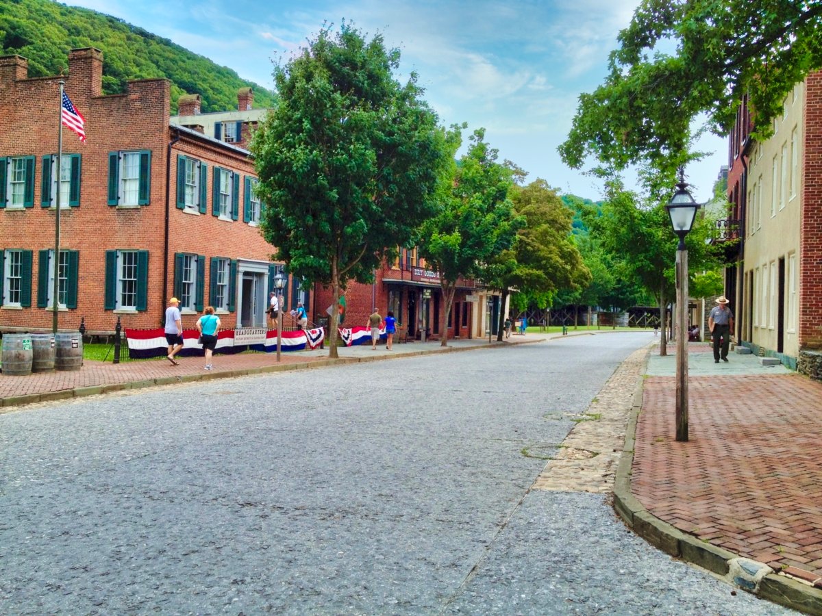 Things to Do in Harpers Ferry WV: History, Hikes & Whitewater 12