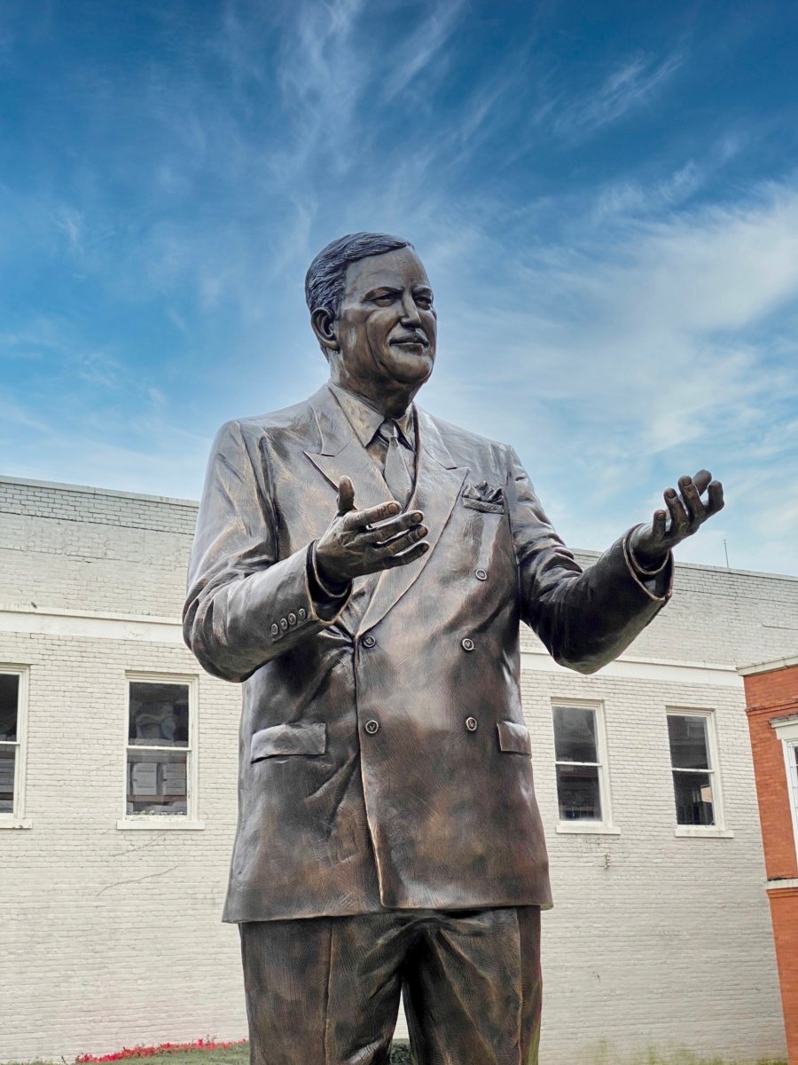 Vernon Dahmer statue