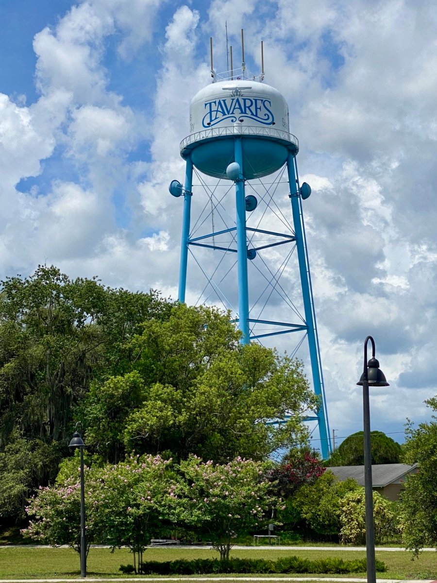 Tavares water tower